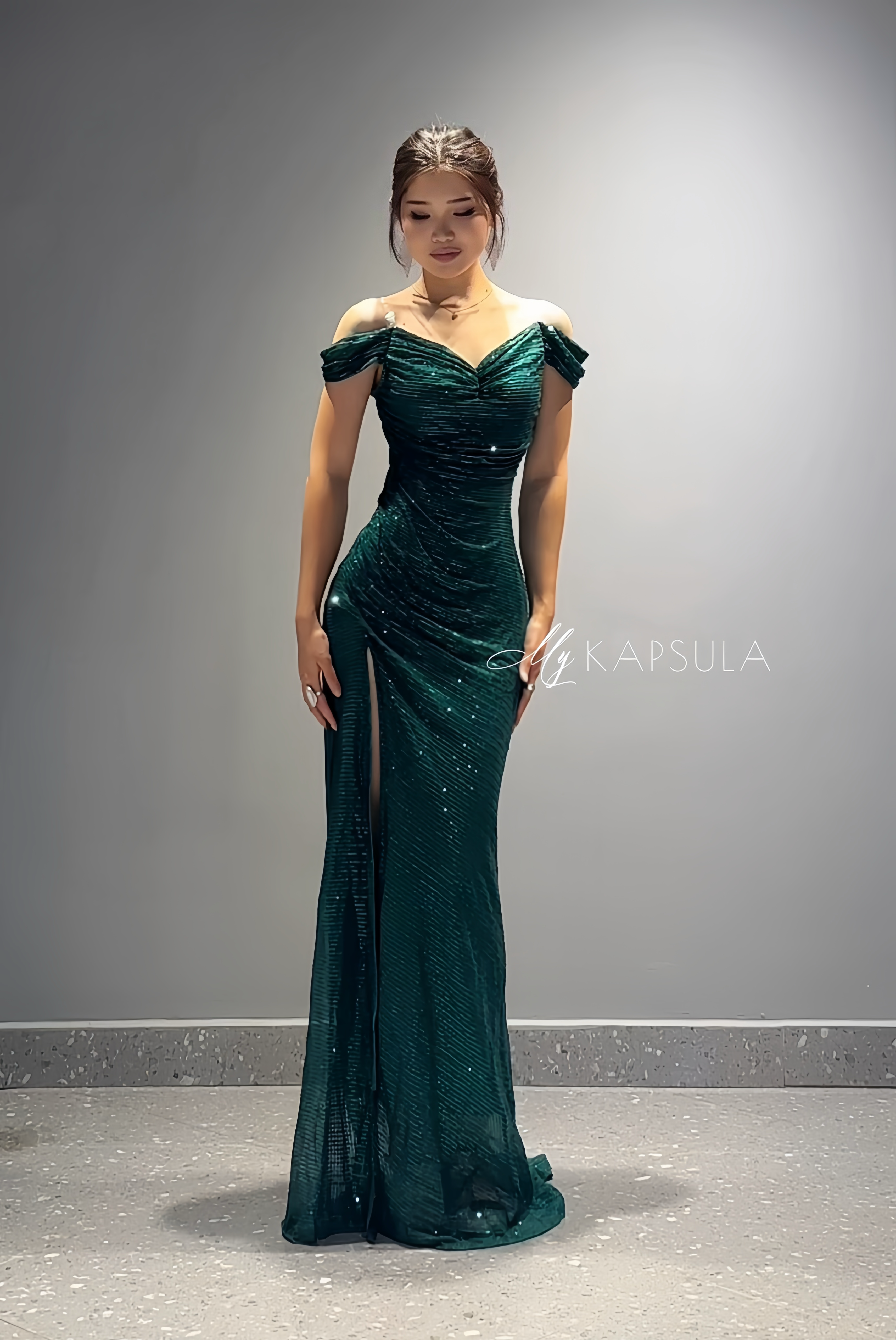 Amanda Off-Shoulder