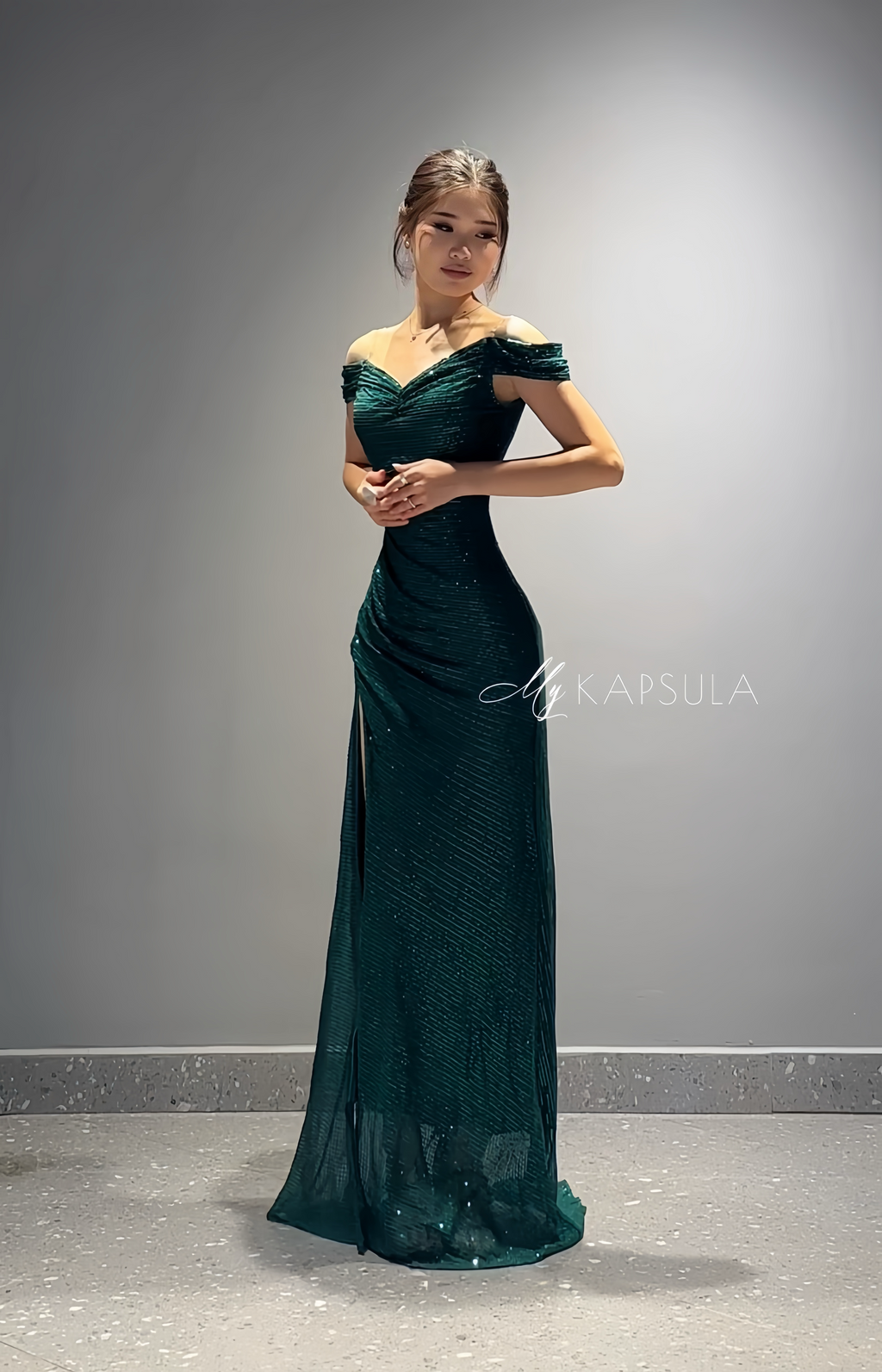 Amanda Off-Shoulder