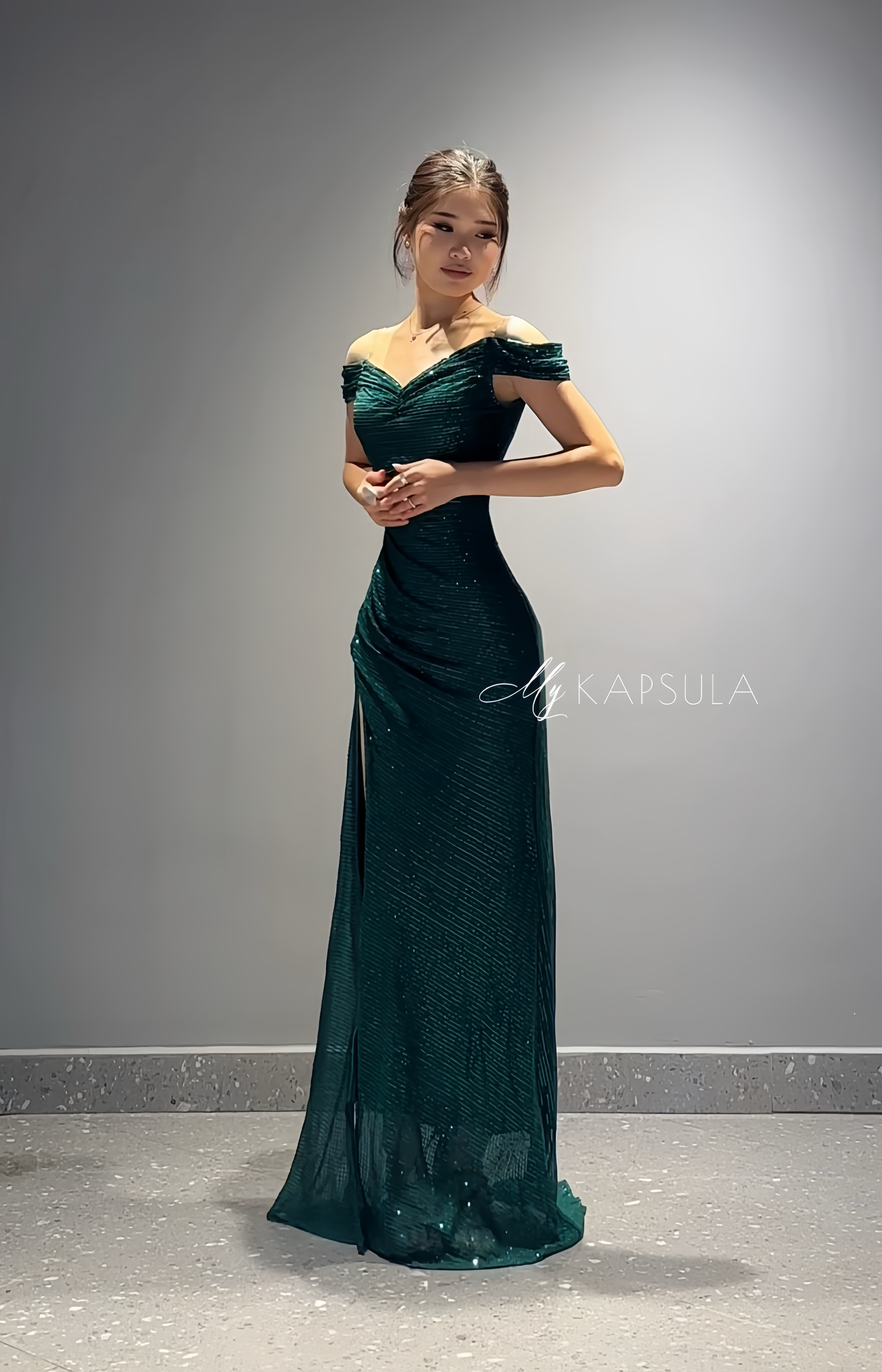 Amanda Off-Shoulder