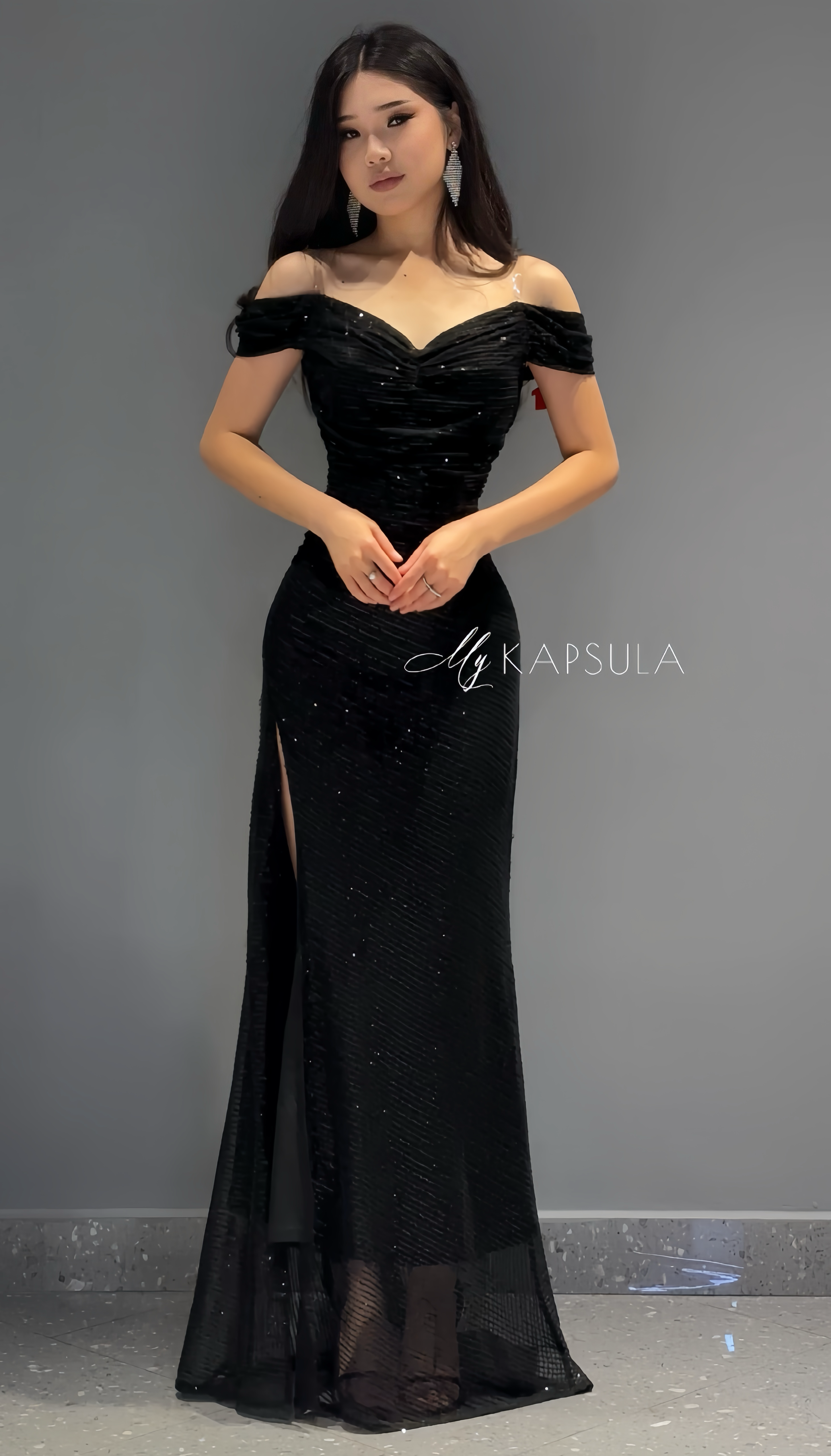 Amanda Off-Shoulder