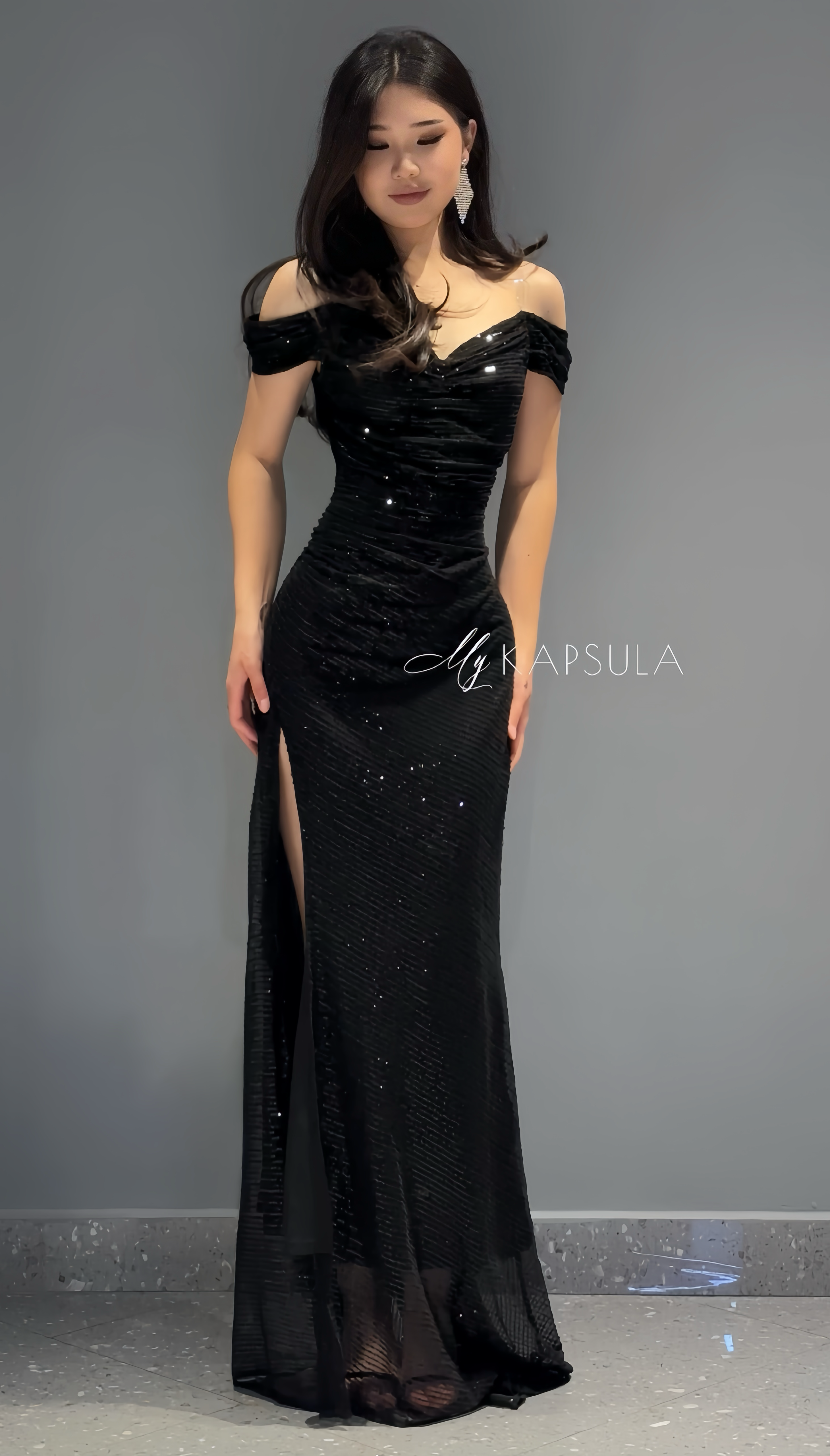 Amanda Off-Shoulder