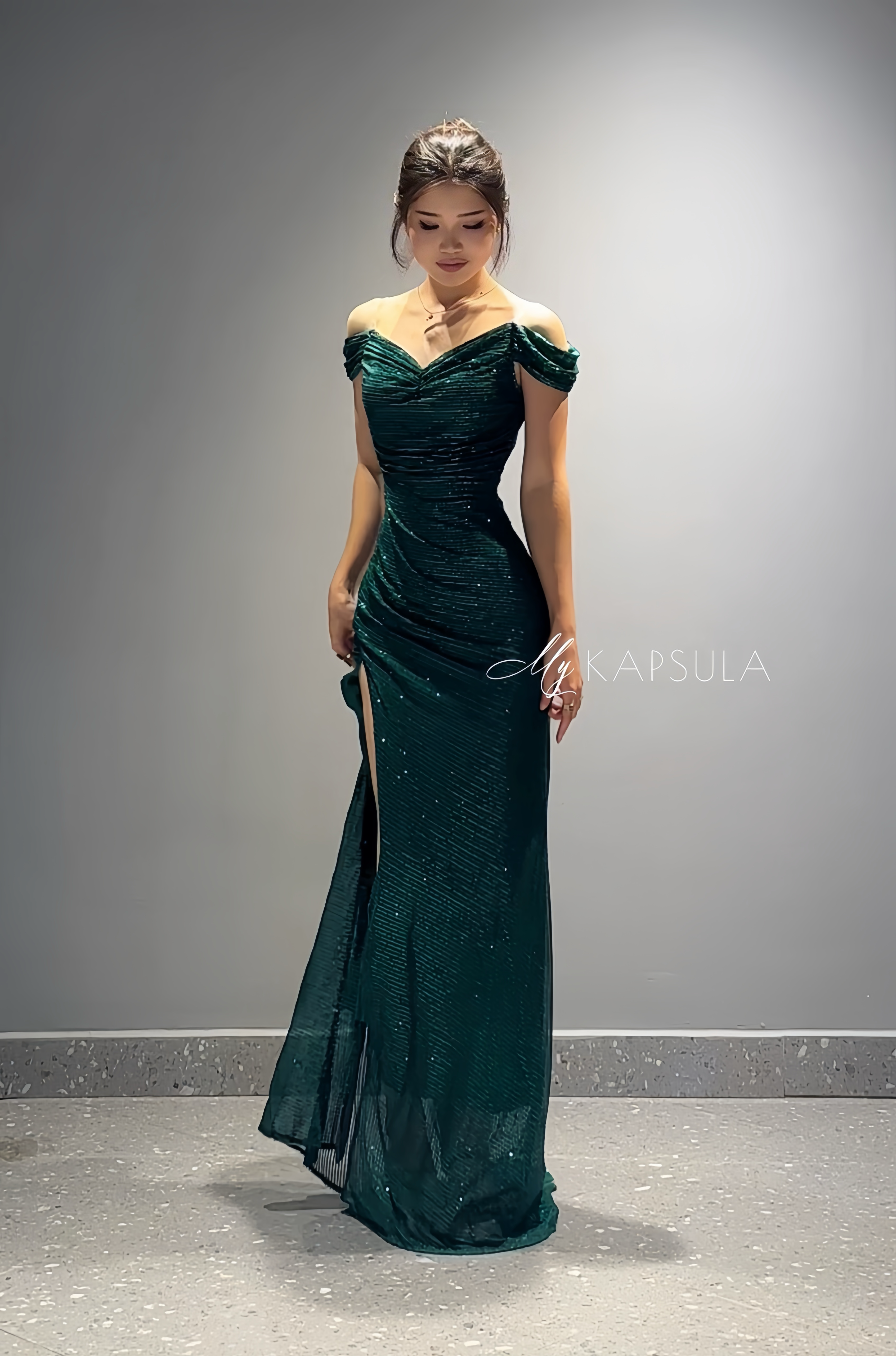 Amanda Off-Shoulder