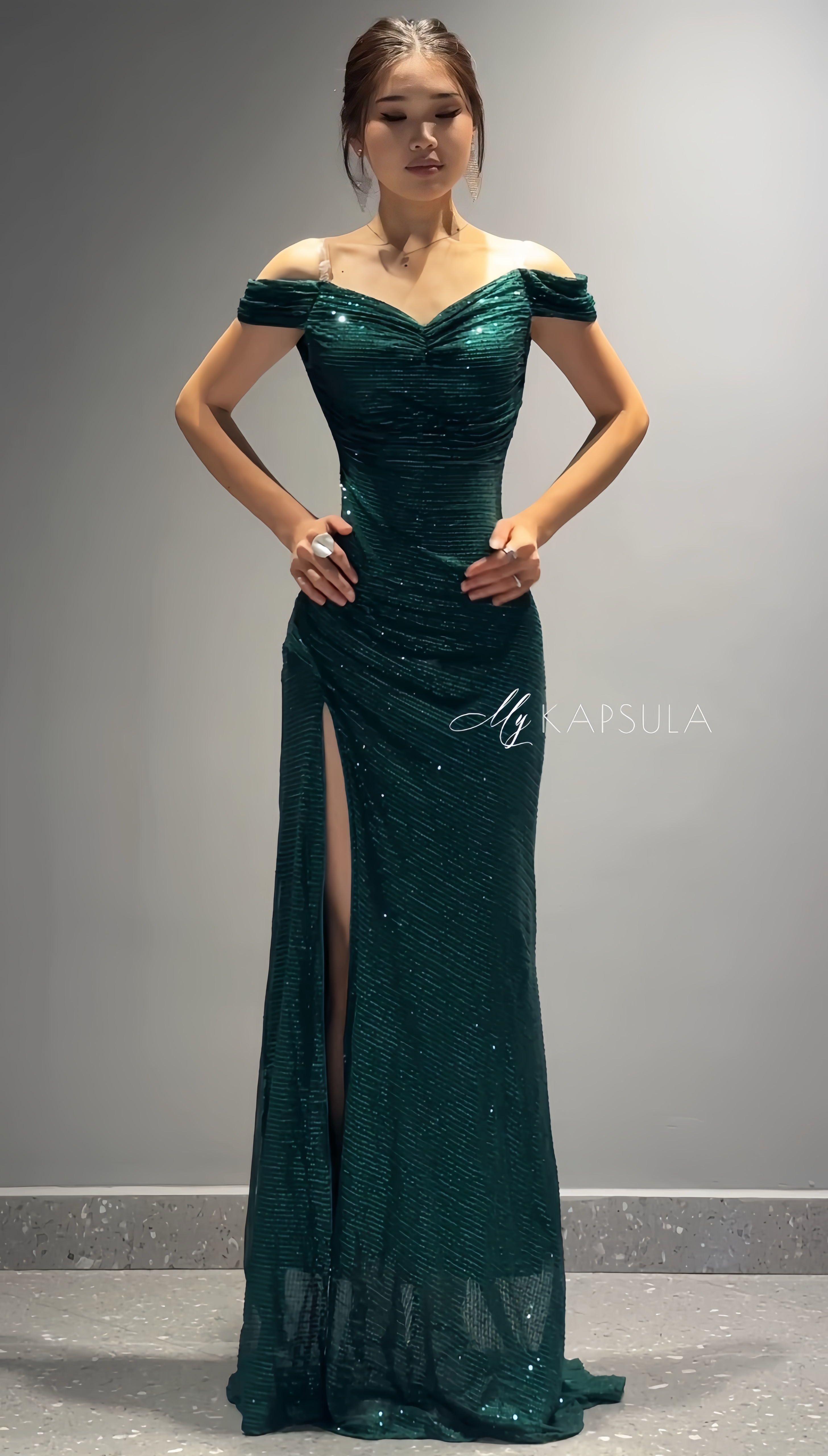 Amanda Off-Shoulder