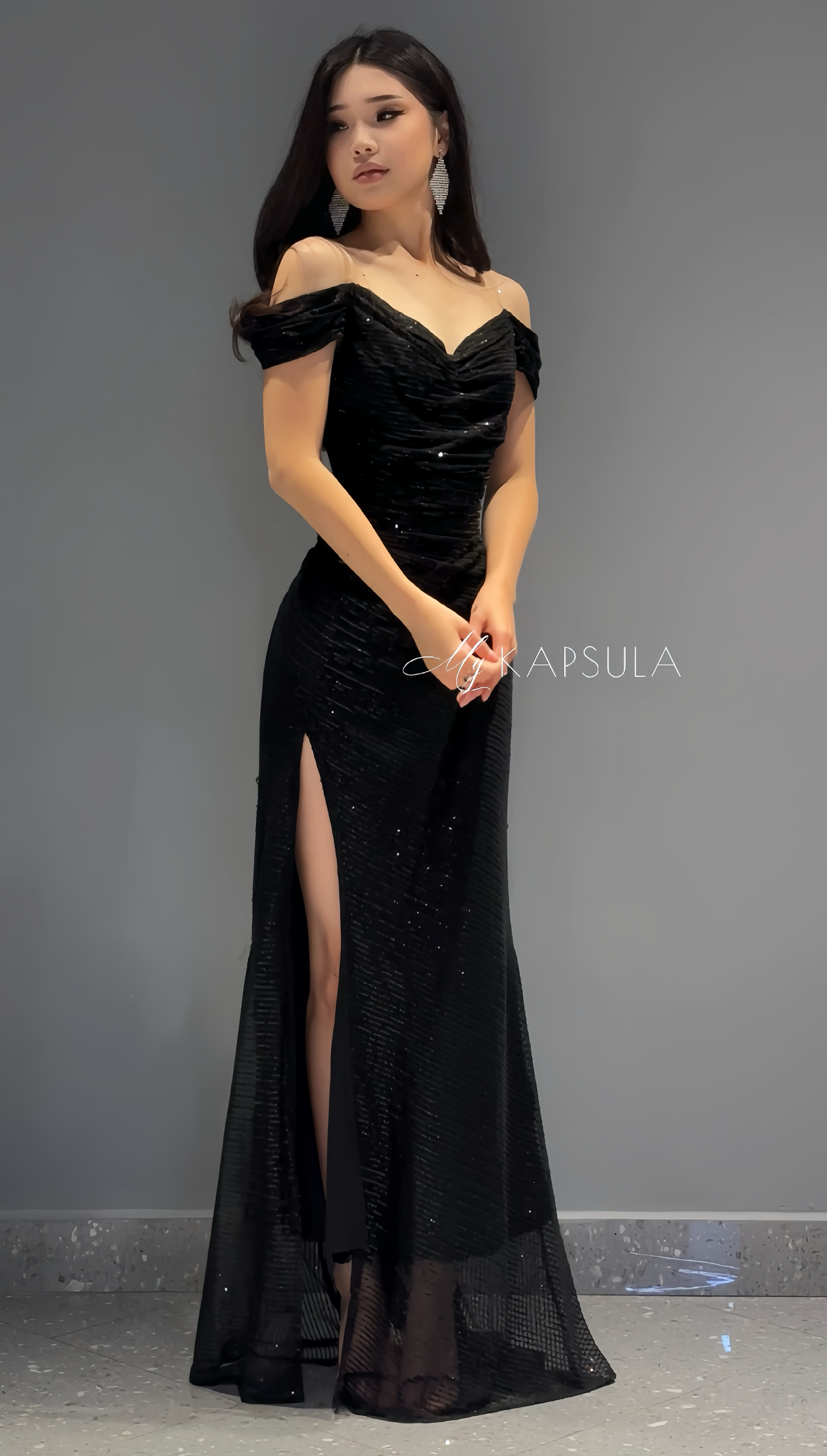 Amanda Off-Shoulder