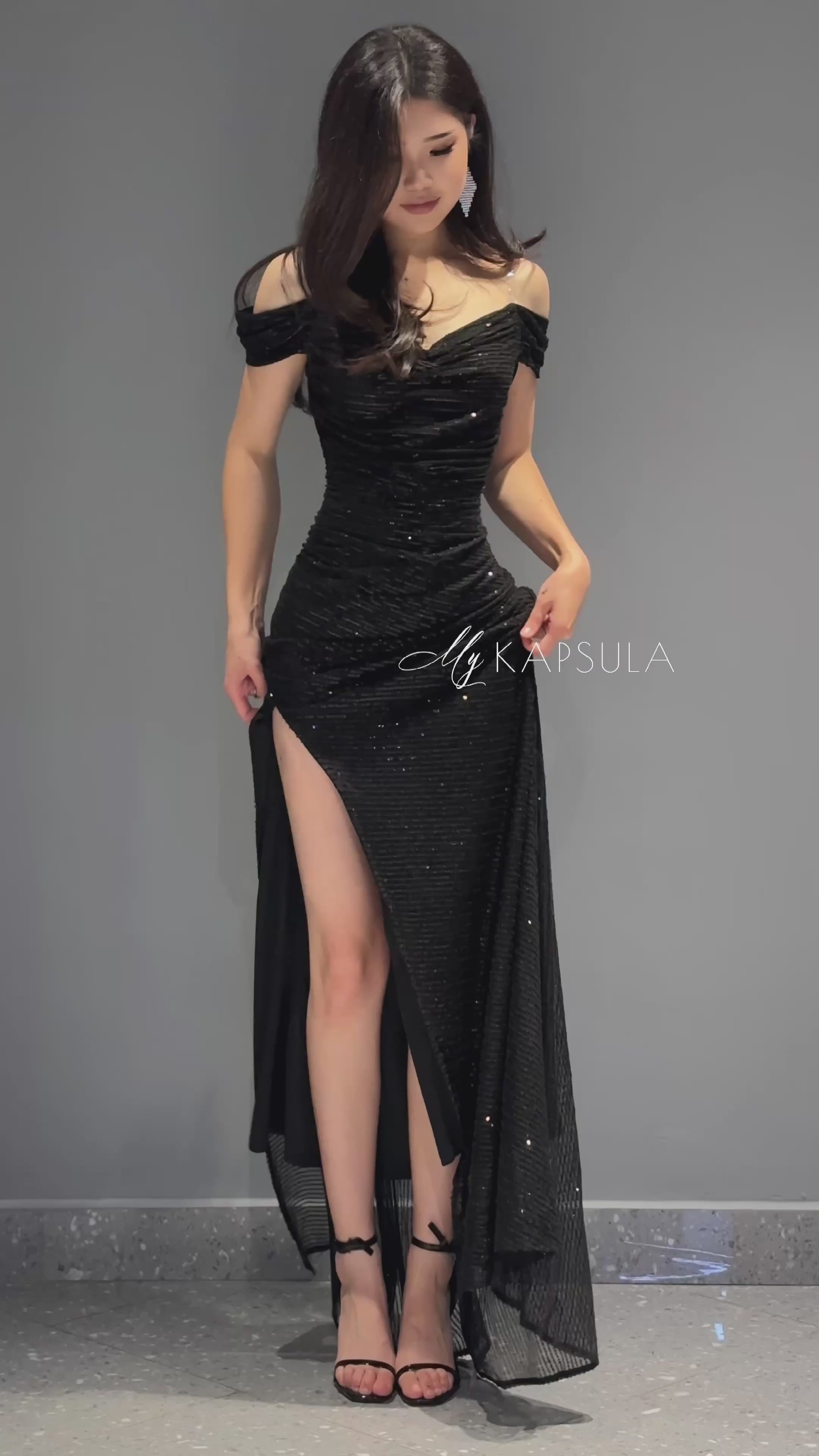 Amanda Off-Shoulder