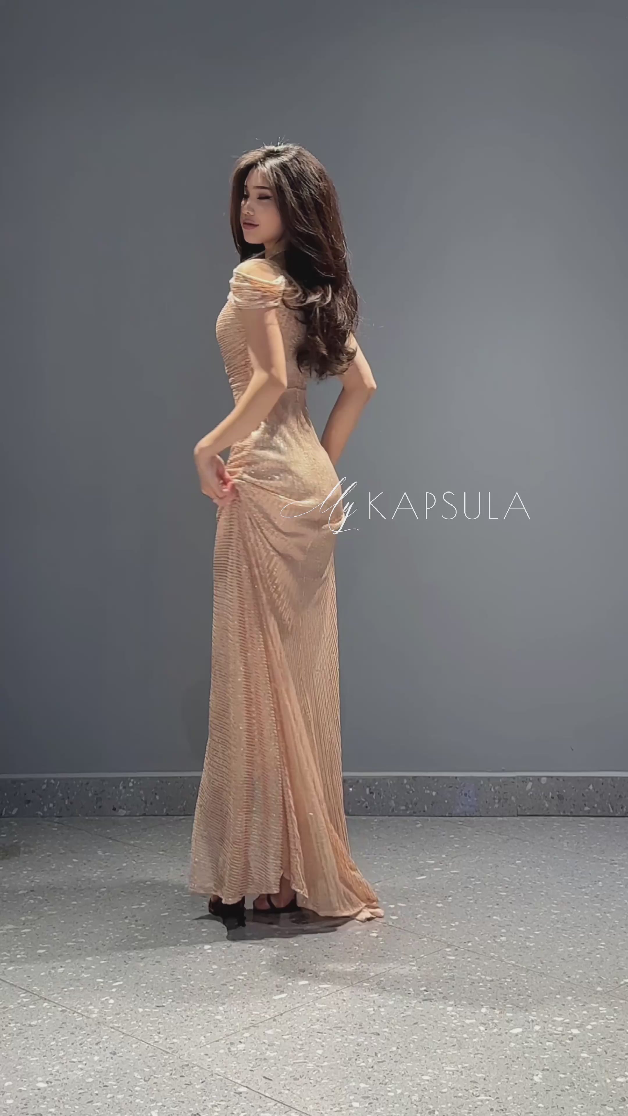Amanda Off-Shoulder