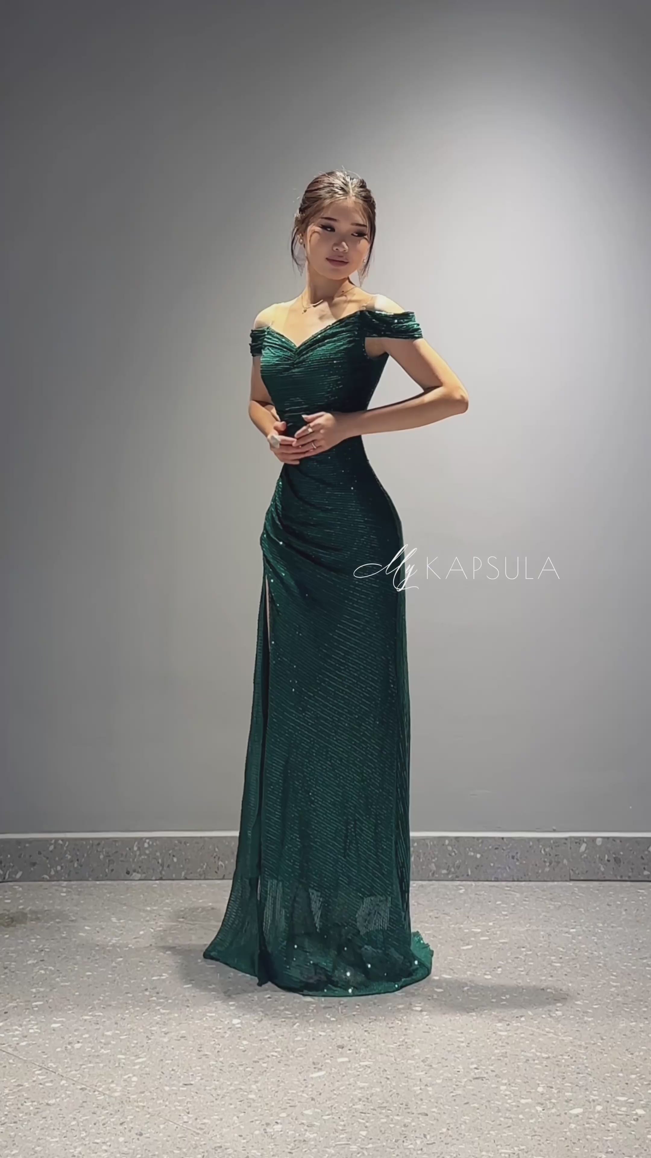 Amanda Off-Shoulder