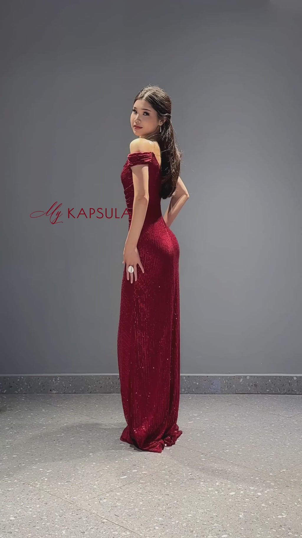 Amanda Off-Shoulder