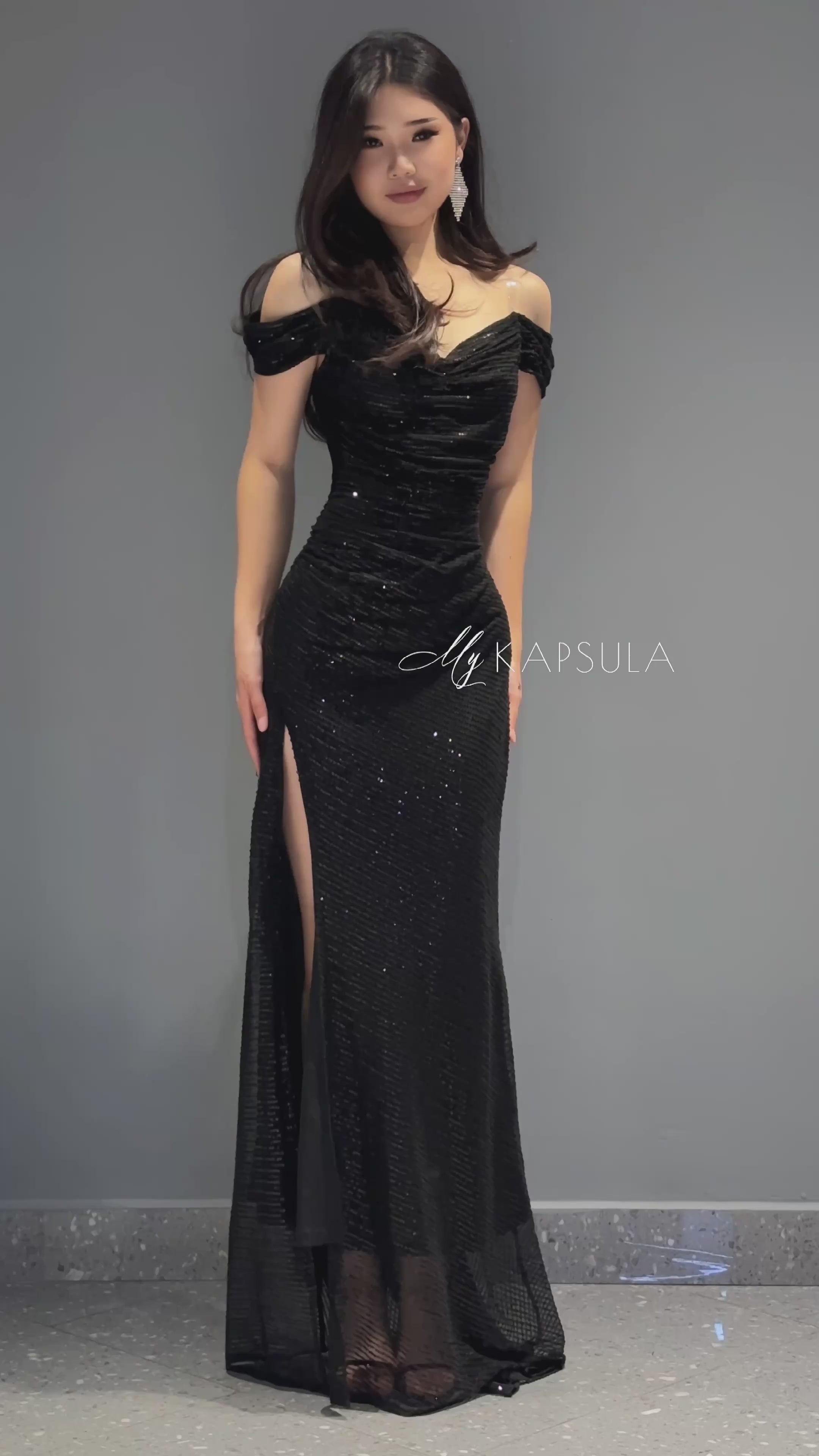 Amanda Off-Shoulder